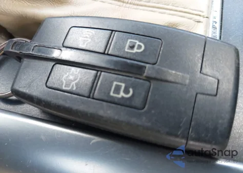 2010 Lincoln Mks from USA, damaged, VIN 1LNHL9ER2AG606099